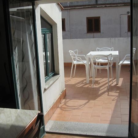Nino'S Apartments Giardini Naxos Exterior foto